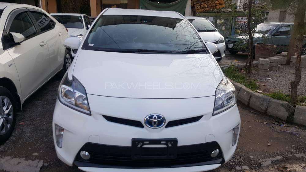 Toyota Prius 2015 for Sale in Islamabad Image-1