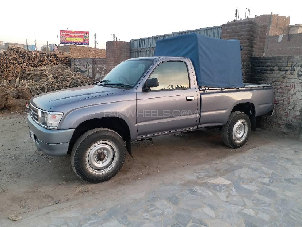 Toyota Hilux 2000 for Sale in Peshawar Toyota Hilux 2000 for Sale in Peshawar Image-3