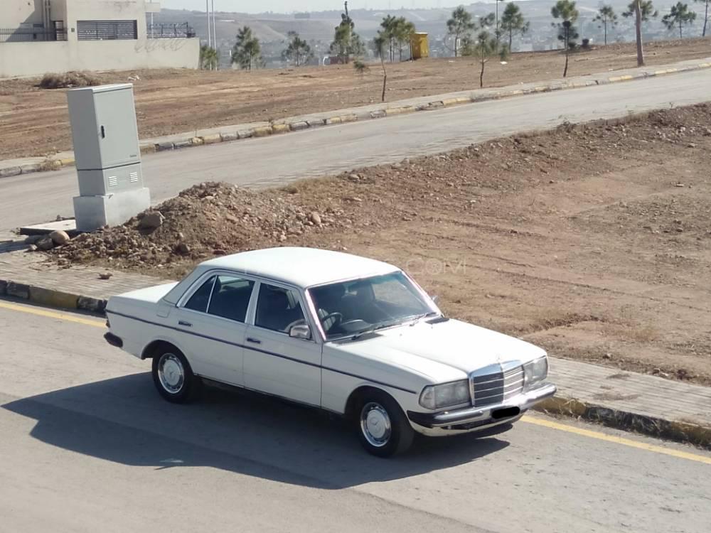 Mercedes Benz D Series 1982 for Sale in Islamabad Image-1