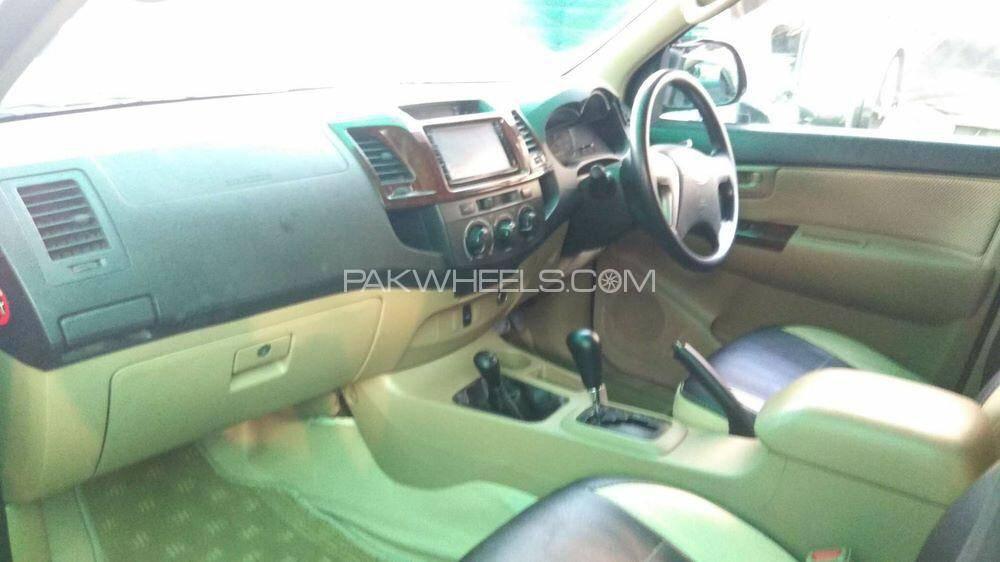 Toyota Hilux 2014 for Sale in Lahore Toyota Hilux 2014 for Sale in Lahore Image-8