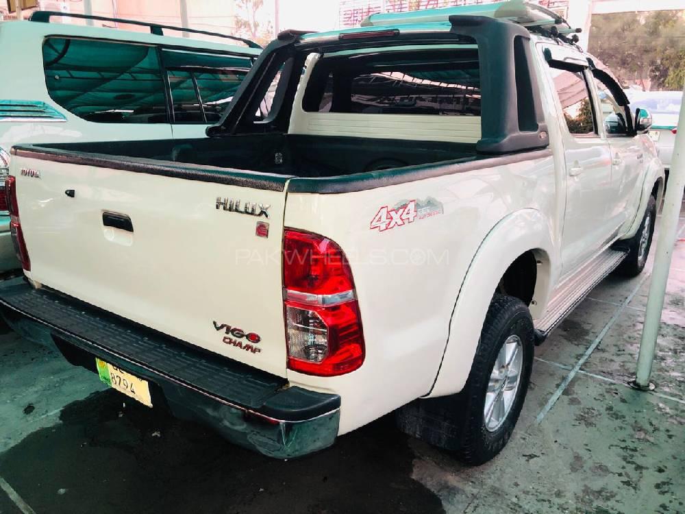 Toyota Hilux 2014 for Sale in Lahore Toyota Hilux 2014 for Sale in Lahore Image-7