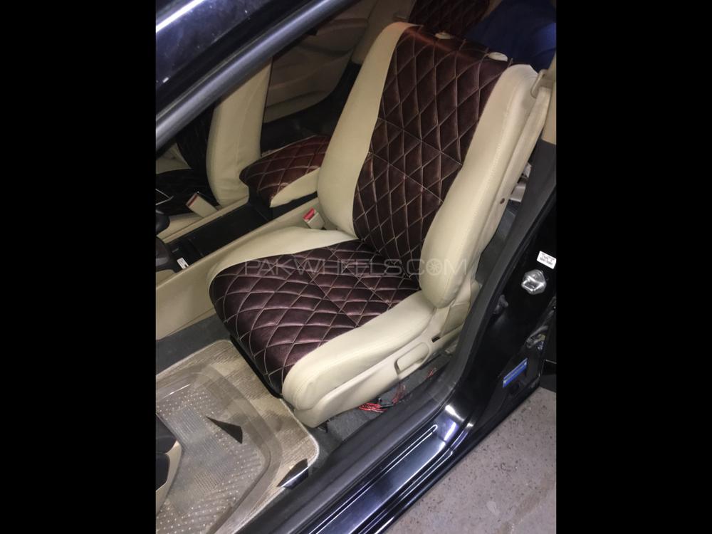 car seatcover in foam pasting leather right cloth Image-1