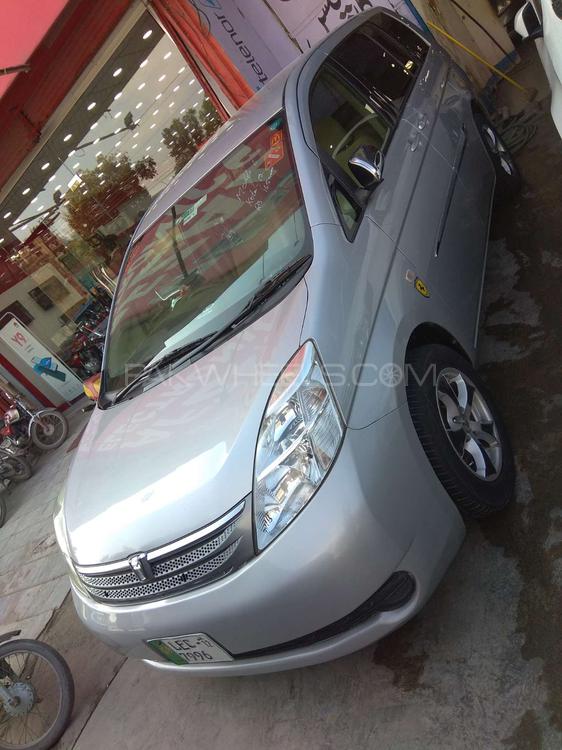 Toyota ISIS 2006 for Sale in Peshawar Image-1