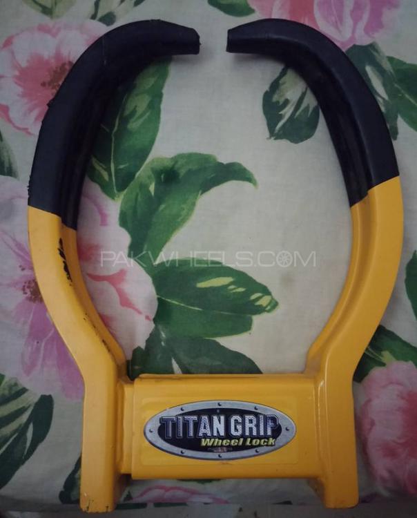 Titan Grip Wheel Lock. Made in U.S.A. (Self Import) Titan Grip Wheel Lock. Made in U.S.A. (Self Import) Image-4