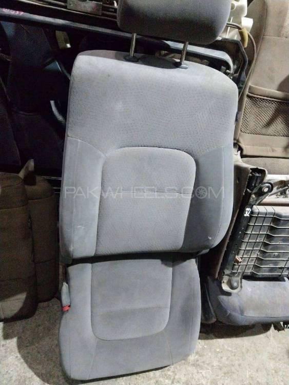 Toyota Land Cruiser Jeep Front Seat V8 1998 Till 2002 Image-1