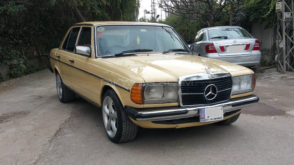 Mercedes Benz E Class 1980 for Sale in Peshawar Image-1