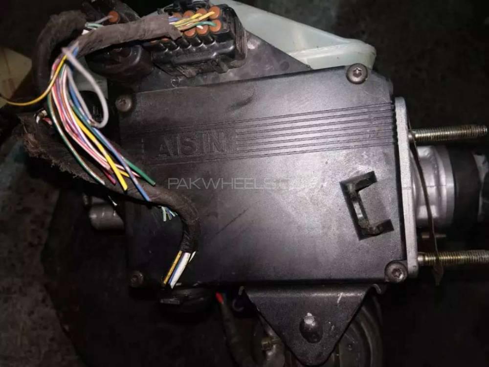 Genuine Abs Brake Pump Master Cylinder Actuator Land Cruiser Genuine Abs Brake Pump Master Cylinder Actuator Land Cruiser Lexus 470 Image 1