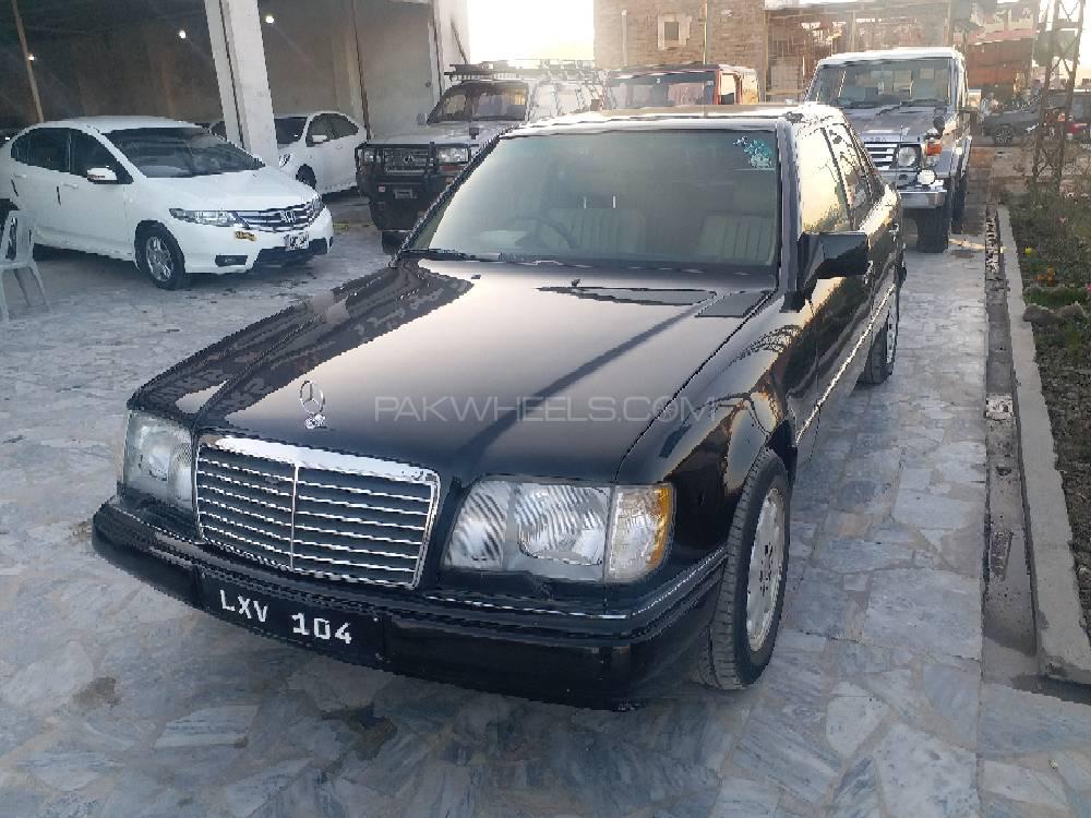 Mercedes Benz E Class Cabriolet 1992 for Sale in Peshawar Image-1
