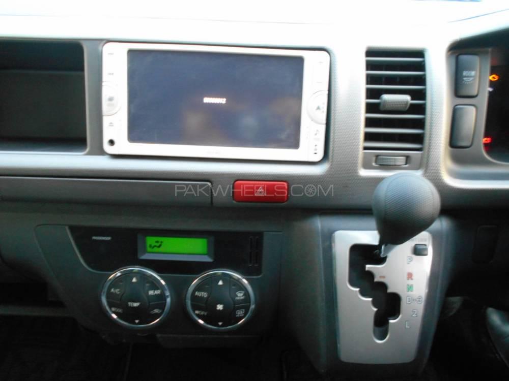 Toyota Hiace 2013 for Sale in Lahore Toyota Hiace 2013 for Sale in Lahore Image-12