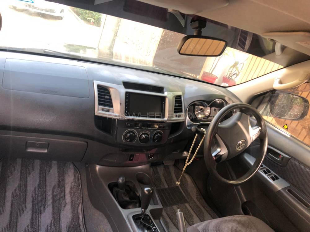 Toyota Hilux 2012 for Sale in Karachi Toyota Hilux 2012 for Sale in Karachi Image-13