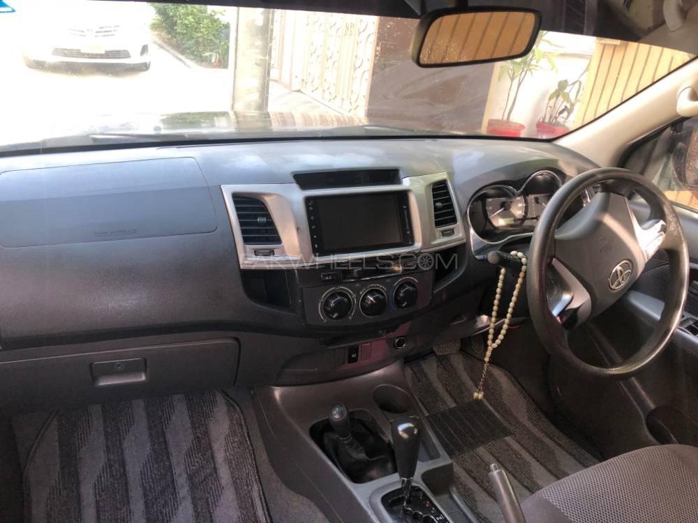 Toyota Hilux 2012 for Sale in Karachi Toyota Hilux 2012 for Sale in Karachi Image-14