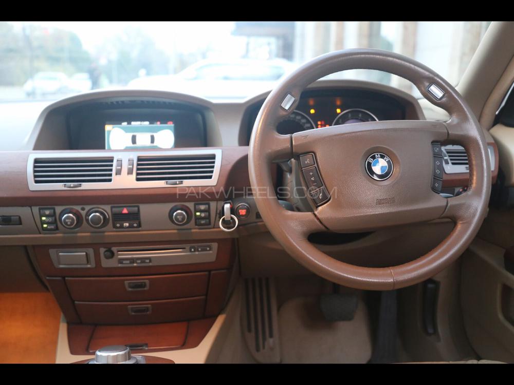 BMW 7 Series 2005 for Sale in Lahore BMW 7 Series 2005 for Sale in Lahore Image-12