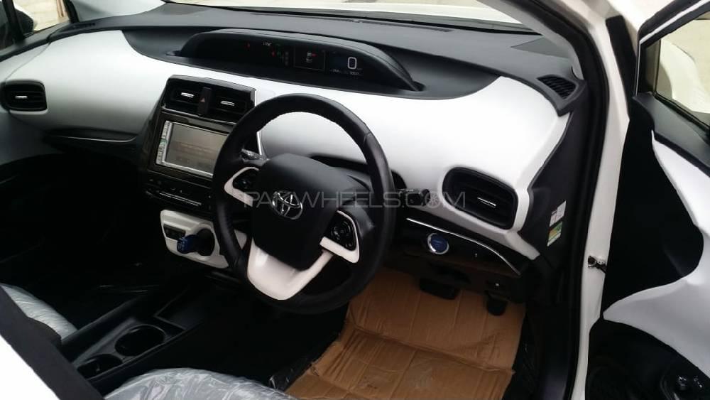Toyota Prius 2016 for Sale in Islamabad Toyota Prius 2016 for Sale in Islamabad Image-6