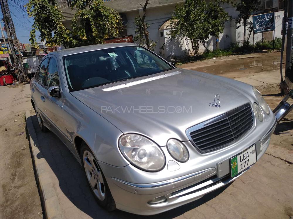 Mercedes Benz E Class 2004 for Sale in Multan Mercedes Benz E Class 2004 for Sale in Multan Image-2