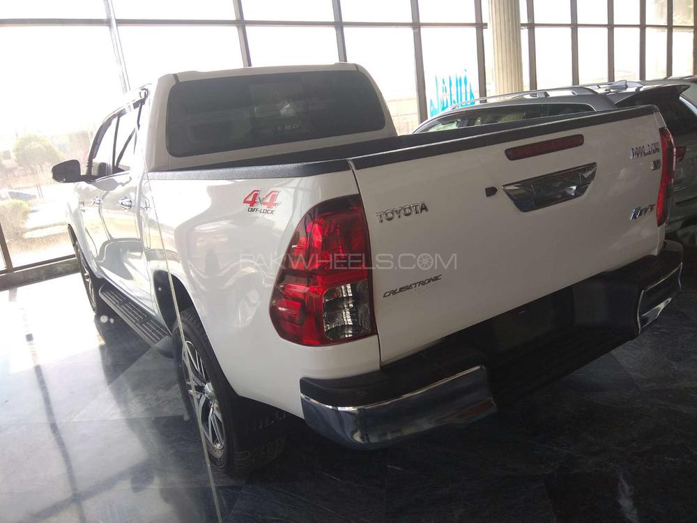 Toyota Hilux 2018 for Sale in Peshawar Toyota Hilux 2018 for Sale in Peshawar Image-5