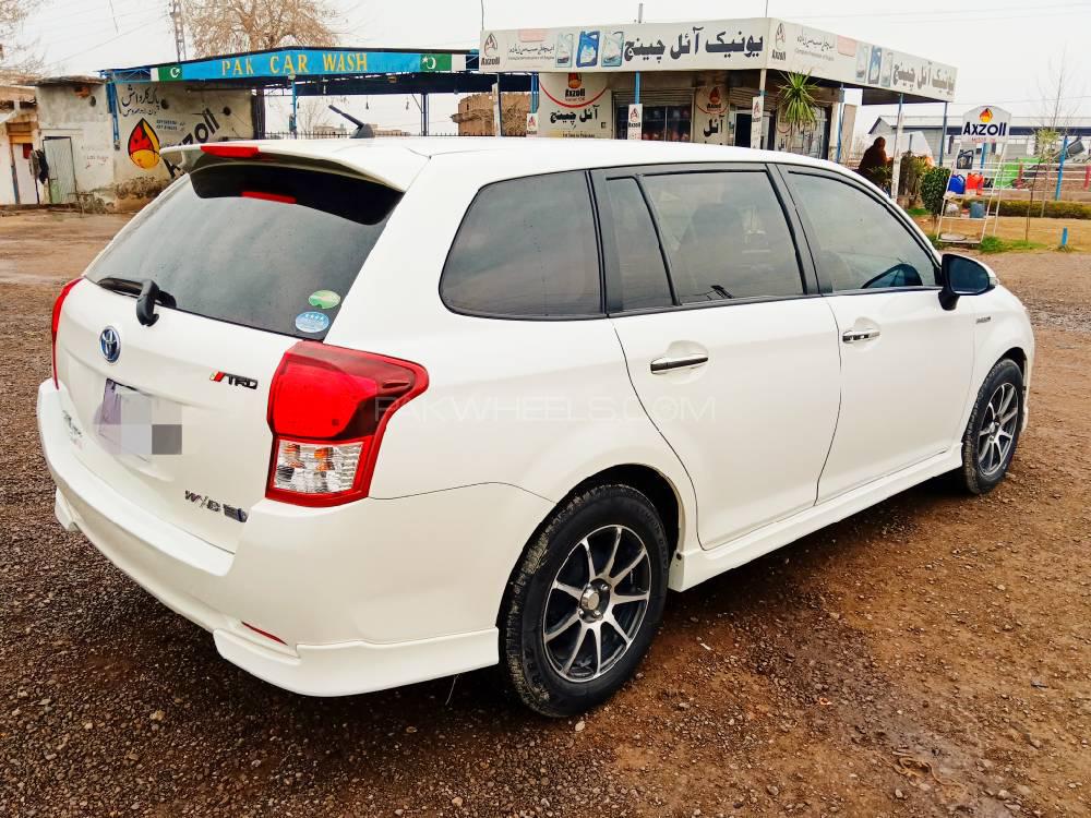 Toyota corolla fielder 2013