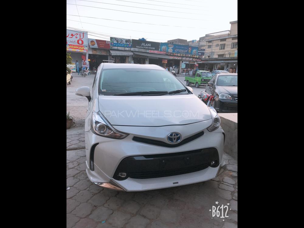 Toyota Prius Alpha 2016 for Sale in Rawalpindi Image-1