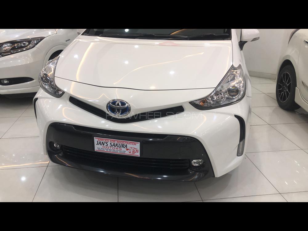 Toyota Prius Alpha 2015 for Sale in Peshawar Image-1