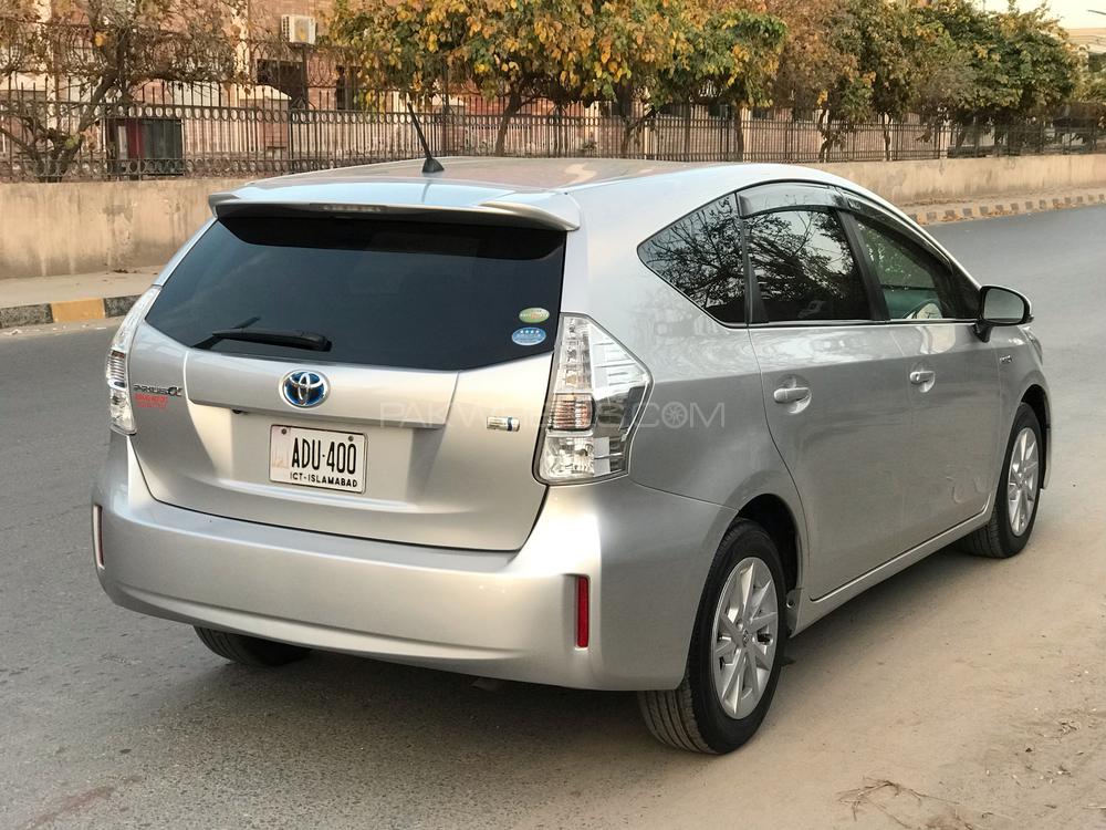 Toyota Prius Alpha 2014 for Sale in Faisalabad Toyota Prius Alpha 2014 for Sale in Faisalabad Image-6