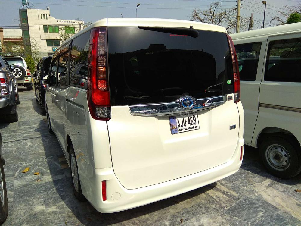 ٹویوٹا نوح 2014 for Sale in لاہور ٹویوٹا نوح 2014 for Sale in لاہور Image-15