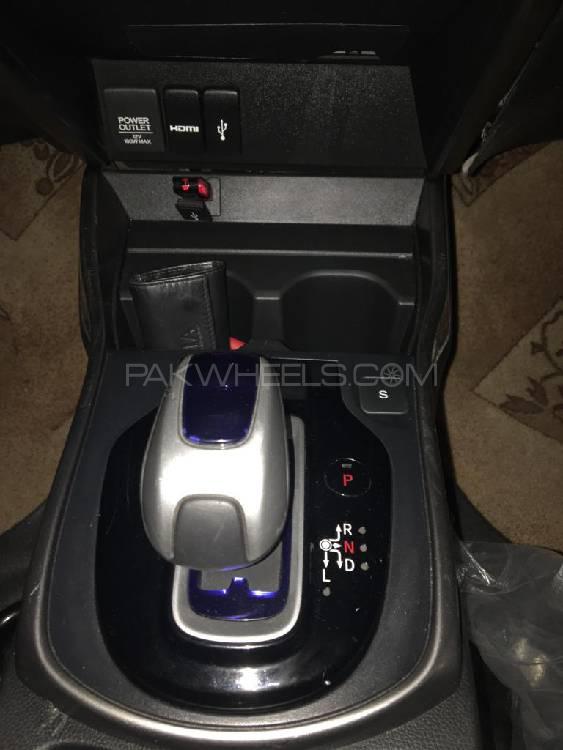 Honda Grace Hybrid 2015 for Sale in Multan Honda Grace Hybrid 2015 for Sale in Multan Image-7