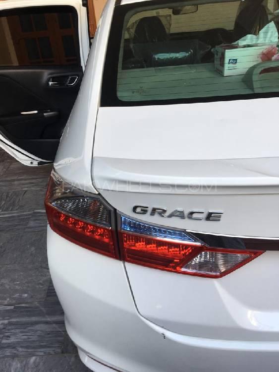 Honda Grace Hybrid 2015 for Sale in Multan Honda Grace Hybrid 2015 for Sale in Multan Image-11