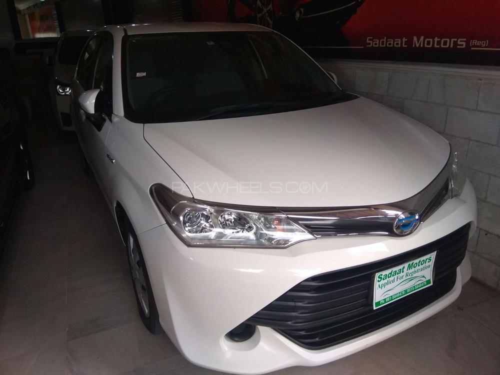 Toyota Corolla Axio 2015 for Sale in Peshawar Image-1