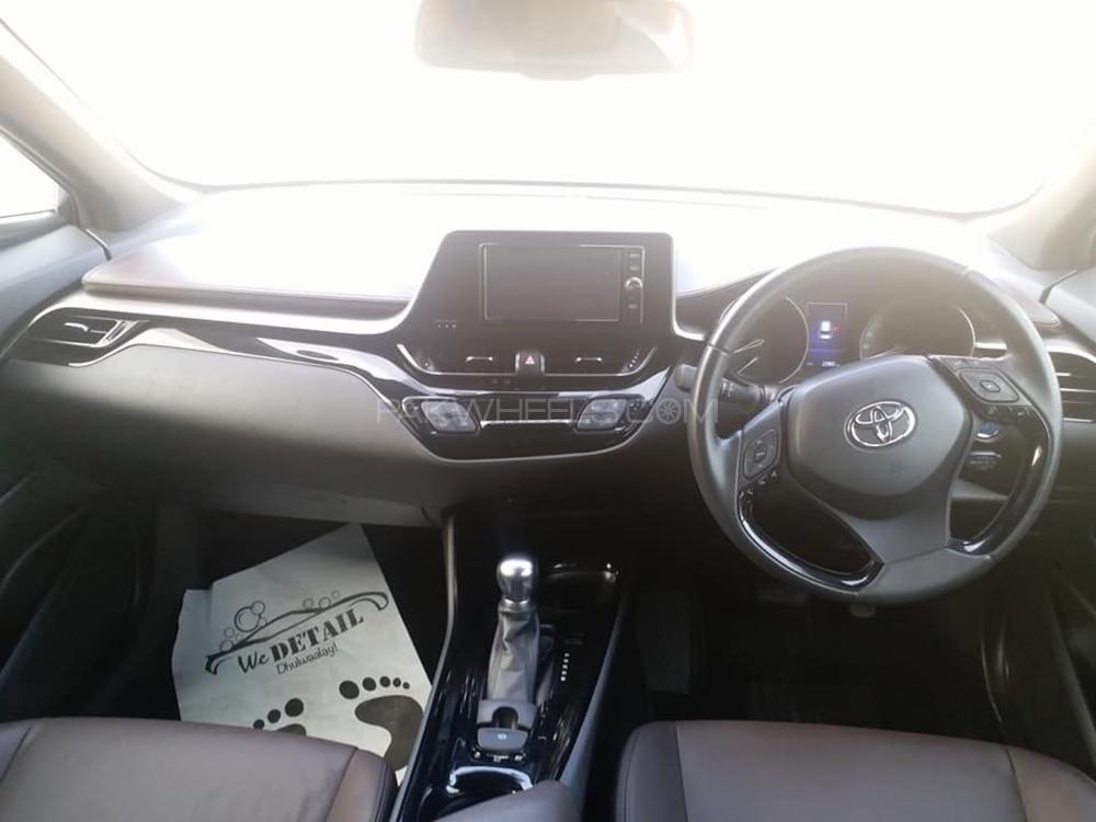 Toyota C-HR 2017 for Sale in Attock Toyota C-HR 2017 for Sale in Attock Image-7