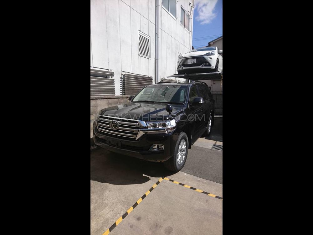 Toyota Land Cruiser 2019 for Sale in Karachi Toyota Land Cruiser 2019 for Sale in Karachi Image-3