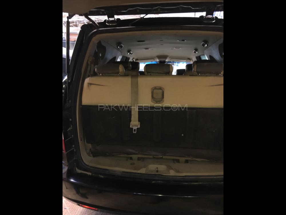 SsangYong Stavic 2005 for Sale in Karachi SsangYong Stavic 2005 for Sale in Karachi Image-11