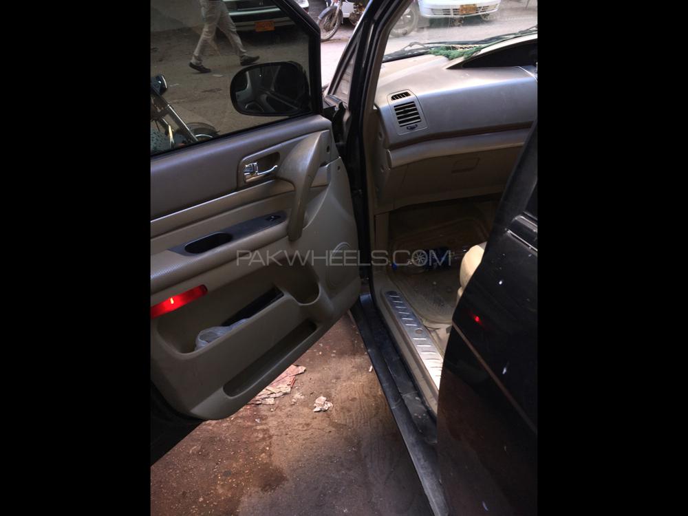 SsangYong Stavic 2005 for Sale in Karachi SsangYong Stavic 2005 for Sale in Karachi Image-14