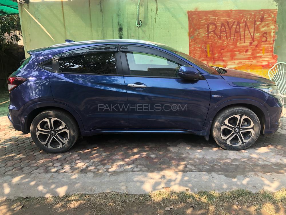 Honda Vezel 2014 for Sale in Faisalabad Honda Vezel 2014 for Sale in Faisalabad Image-5