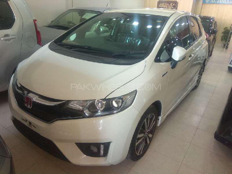 Honda Fit 2015 for Sale in Karachi Image-1