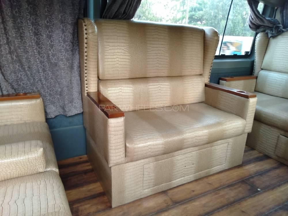 Mercedes Benz Sprinter 2004 for Sale in Karachi Mercedes Benz Sprinter 2004 for Sale in Karachi Image-9