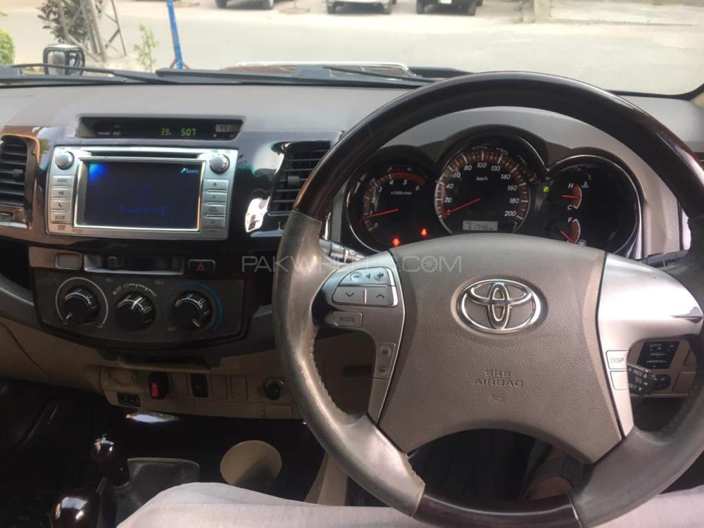 Toyota Hilux 2012 for Sale in Lahore Toyota Hilux 2012 for Sale in Lahore Image-12