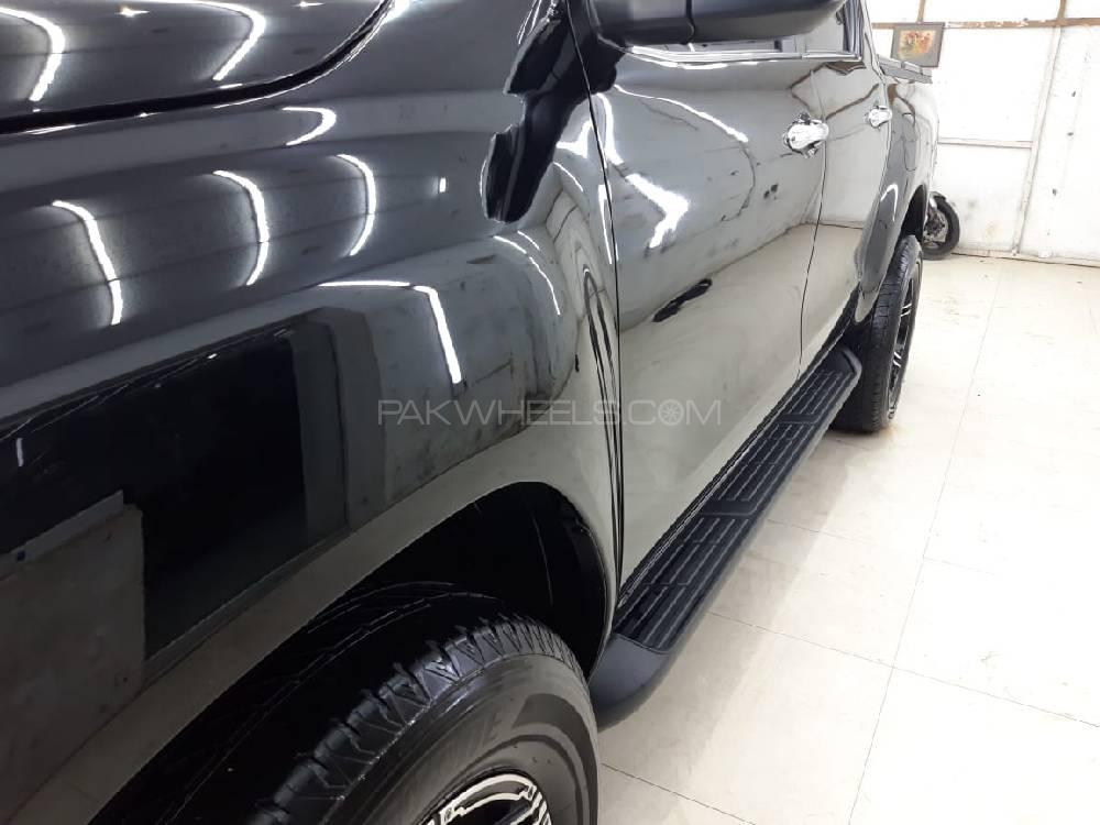 Toyota Hilux 2018 for Sale in Karachi Toyota Hilux 2018 for Sale in Karachi Image-5