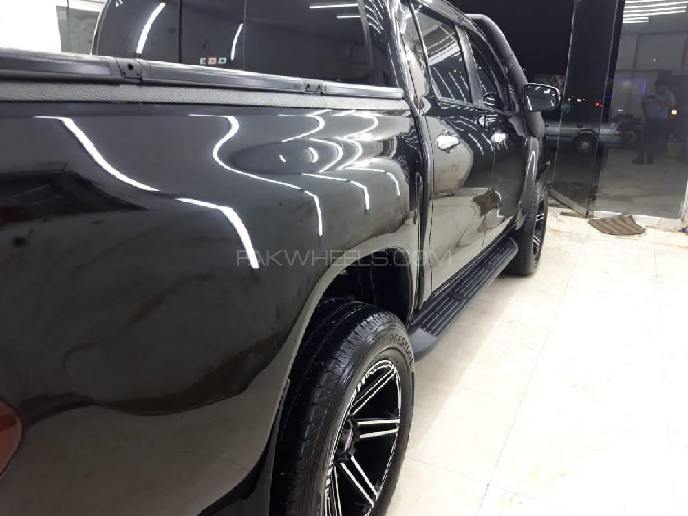 Toyota Hilux 2018 for Sale in Karachi Toyota Hilux 2018 for Sale in Karachi Image-11