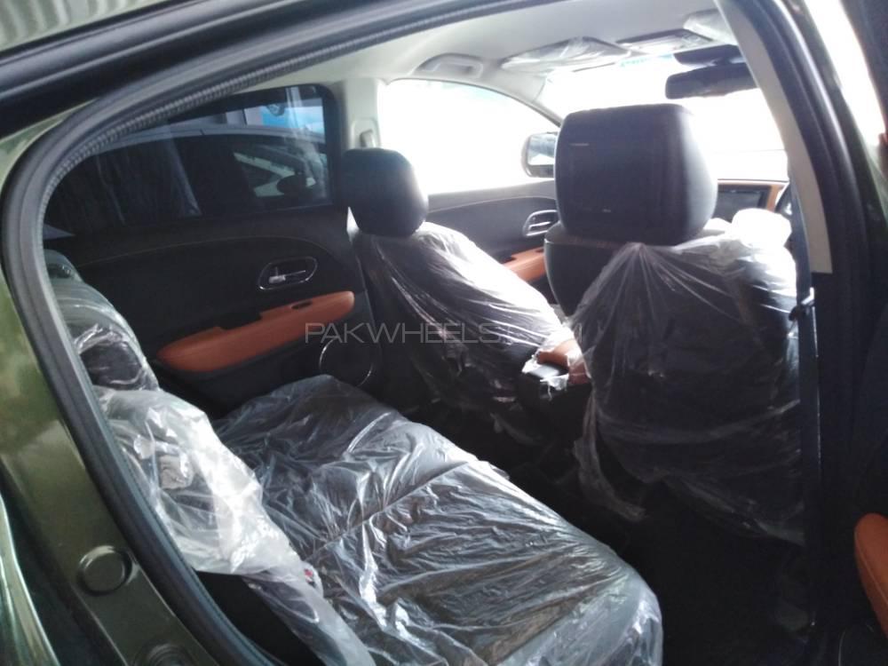 Honda Vezel 2014 for Sale in Multan Honda Vezel 2014 for Sale in Multan Image-10