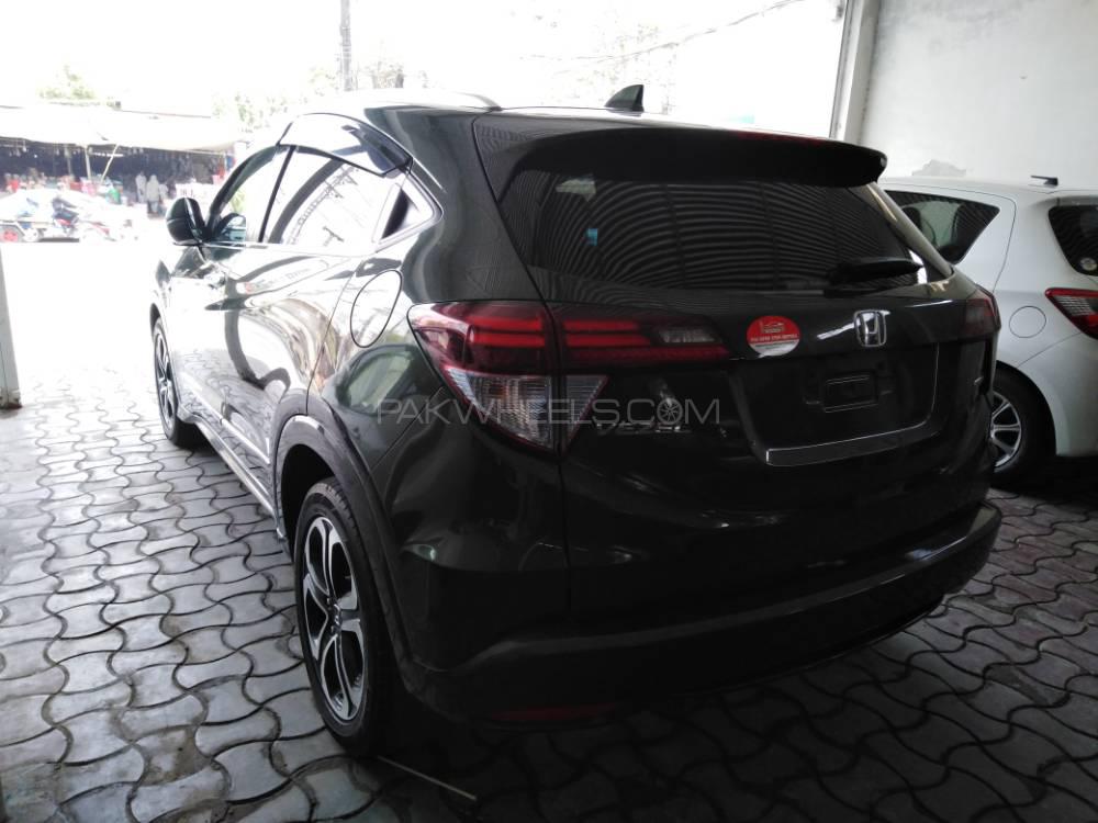 Honda Vezel 2014 for Sale in Multan Honda Vezel 2014 for Sale in Multan Image-12