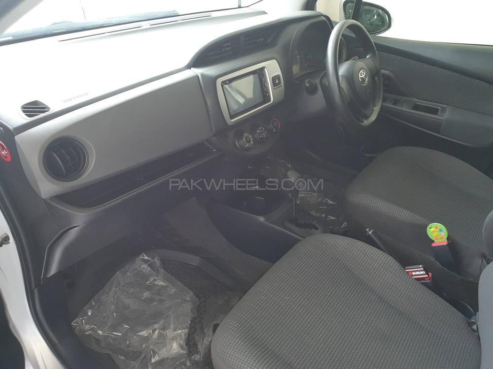 Toyota Vitz 2014 for Sale in Peshawar Toyota Vitz 2014 for Sale in Peshawar Image-4