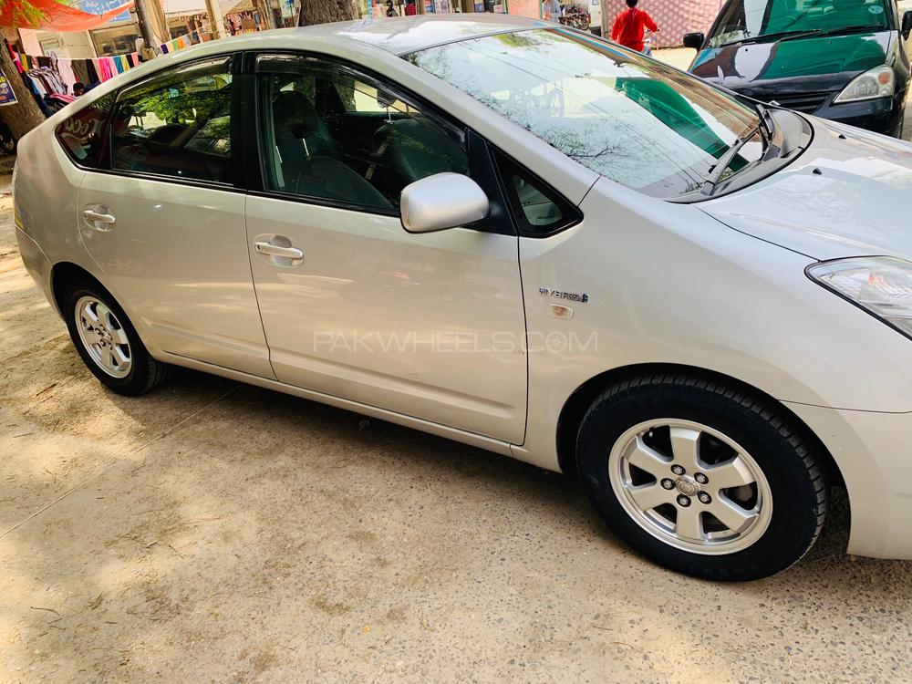 ٹویوٹا پریوس 2011 for Sale in ساہیوال ٹویوٹا پریوس 2011 for Sale in ساہیوال Image-2
