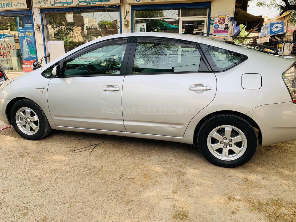 ٹویوٹا پریوس 2011 for Sale in ساہیوال ٹویوٹا پریوس 2011 for Sale in ساہیوال Image-5