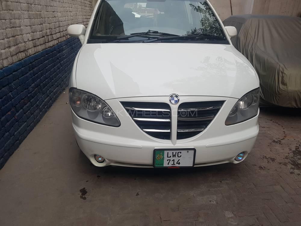 SsangYong Stavic 2004 for Sale in Lahore Image-1
