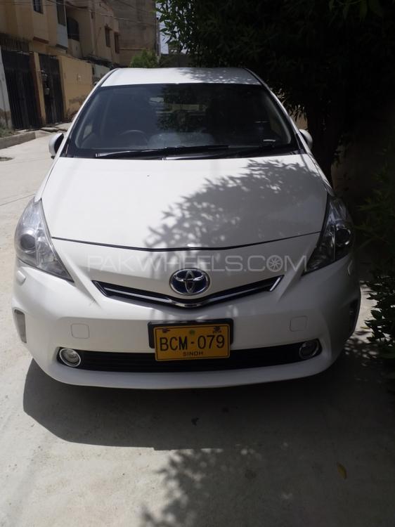 Toyota Prius Alpha 2012 for Sale in Hyderabad Image-1