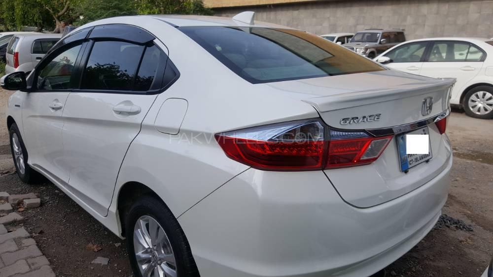 Honda Grace Hybrid 2015 for Sale in Islamabad Honda Grace Hybrid 2015 for Sale in Islamabad Image-4