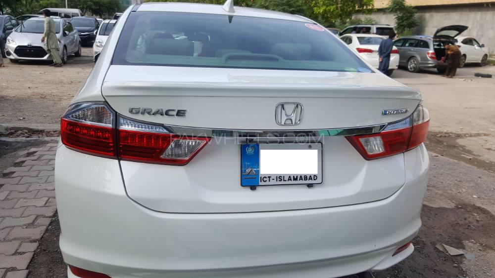 Honda Grace Hybrid 2015 for Sale in Islamabad Honda Grace Hybrid 2015 for Sale in Islamabad Image-5