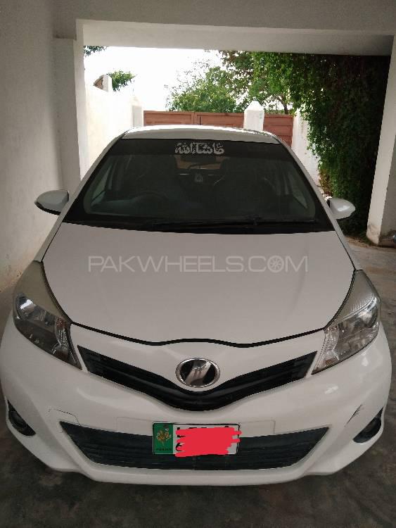 Toyota Vitz 2012 for Sale in Bhakkar Image-1