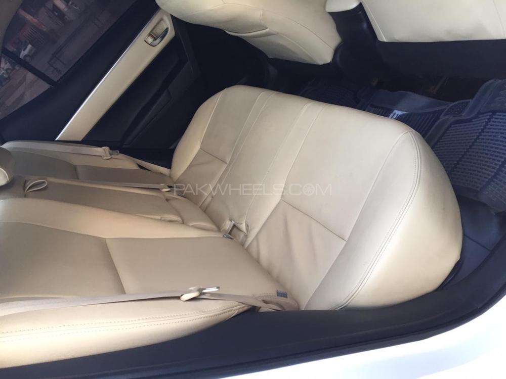 Toyota Corolla 2017 for Sale in Karachi Toyota Corolla 2017 for Sale in Karachi Image-11