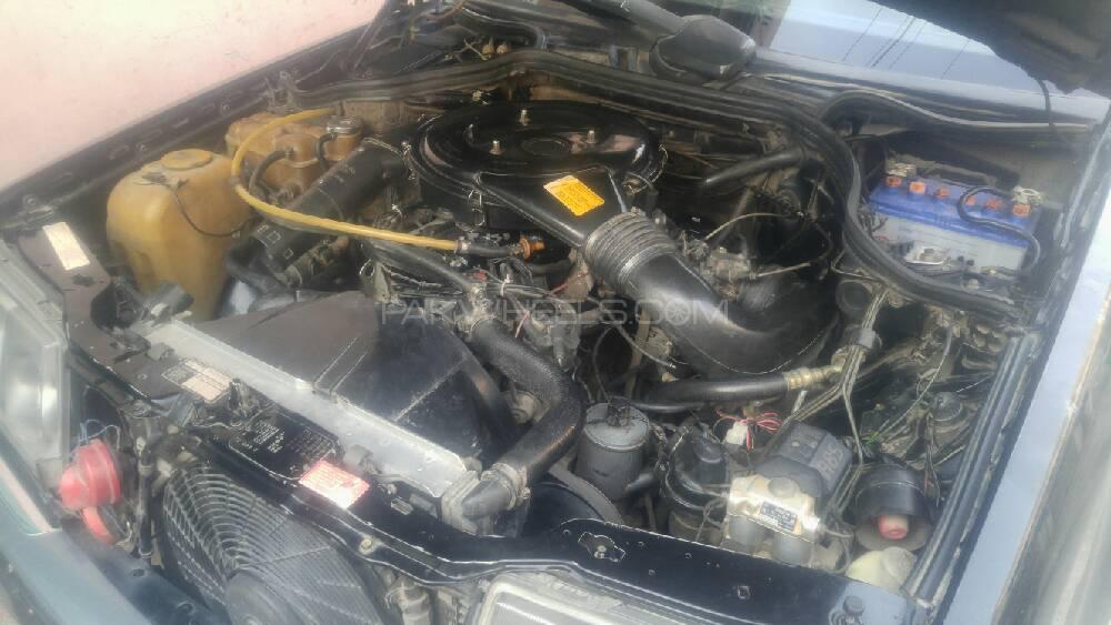 Mercedes Benz E Class 1990 for Sale in Lahore Mercedes Benz E Class 1990 for Sale in Lahore Image-3