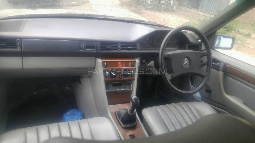 Mercedes Benz E Class 1990 for Sale in Lahore Mercedes Benz E Class 1990 for Sale in Lahore Image-5